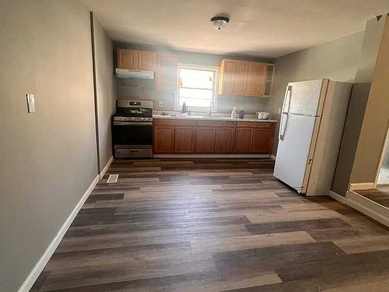 335 Blatchley Ave #1 — Photo 1