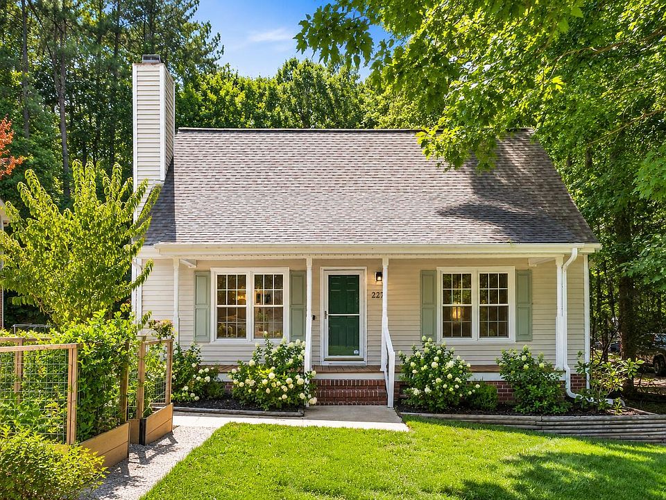 1st image of 227 Evesham Ct