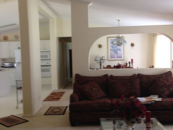 Vaulted ceiling/columns/arch