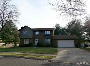 2120 Alameda Dr, Pekin, IL