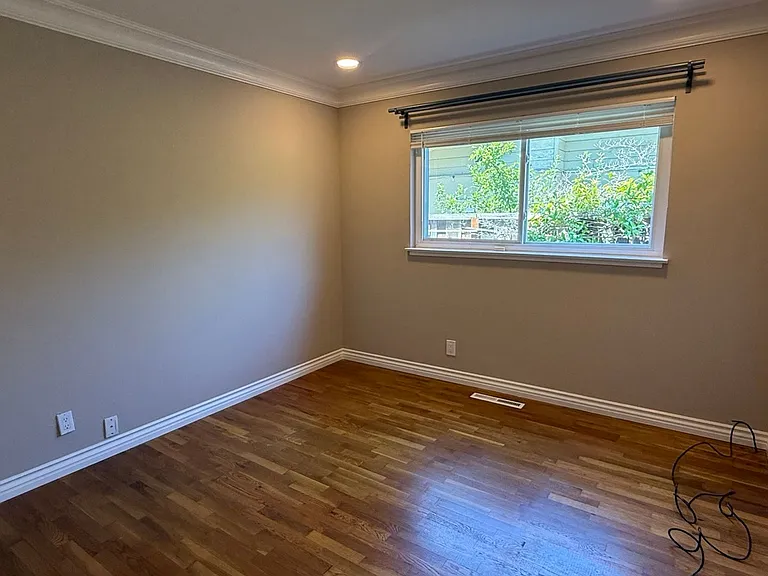 1694 Lyle Dr — Photo 13