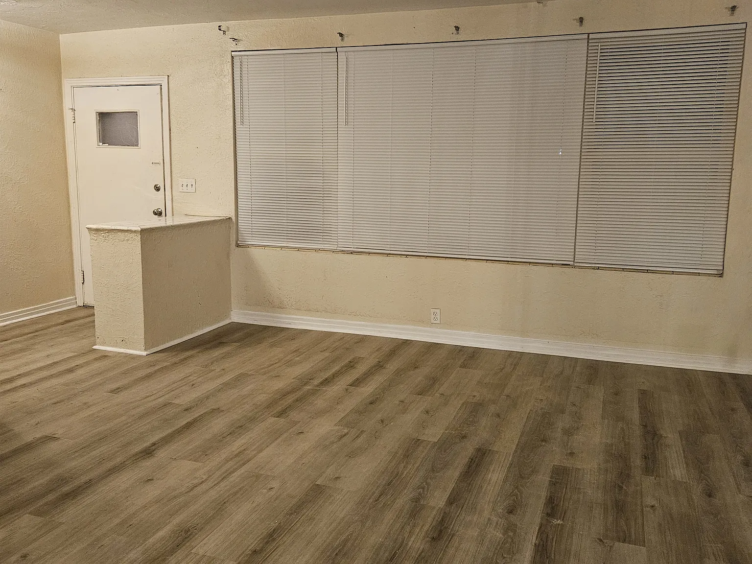 3 bed, 1632 sqft, $1,680 — Photo 2