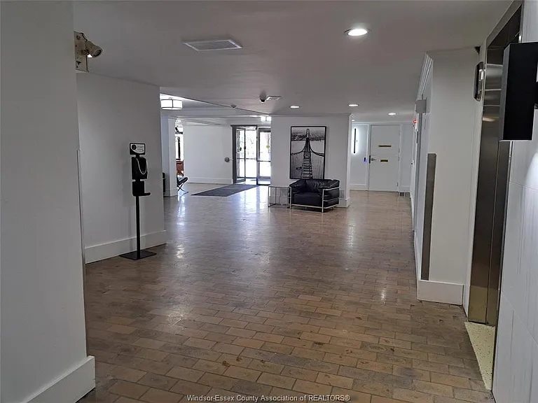 111 Riverside Dr E #808 — Photo 16