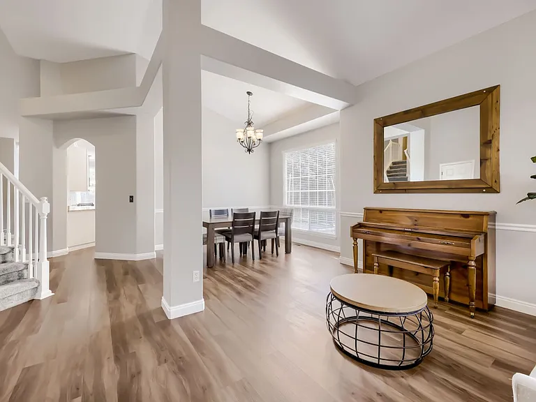 1582 Hays Ct — Photo 3