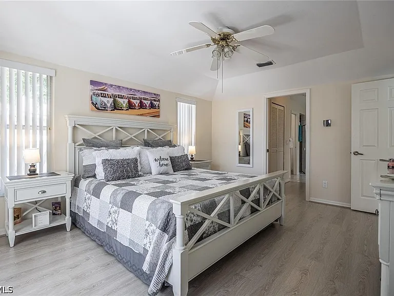 4123 SW 26th Pl — Photo 24