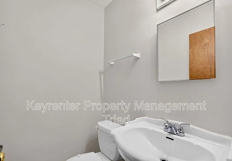 5108 Lakeshore Ct — Photo 24