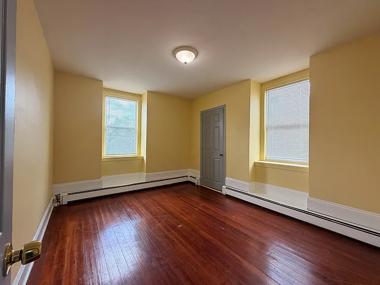 560 Broad St #2 — Photo 27