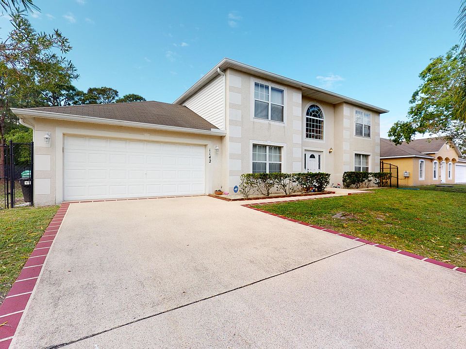 1st image of 1142 SE Floresta Dr
