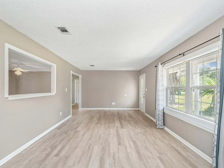 110 Green Dr — Photo 21