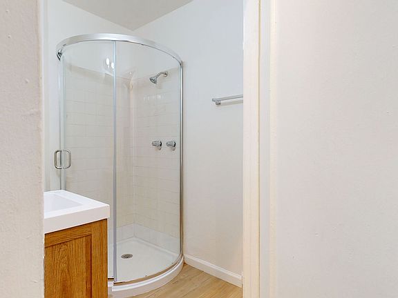 5th image of 146 Grand Ave #5