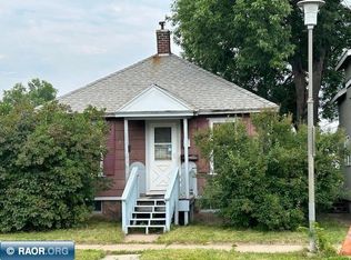 305 E 25th St, Hibbing, MN 55746