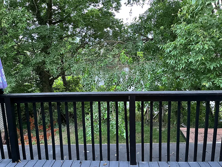 2102 Pleasant St #1 — Photo 9