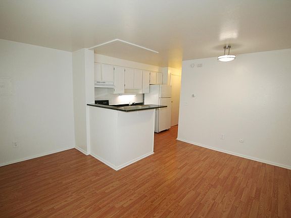 2nd image of 961 N Clarkson St APT 205