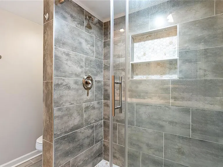 6851 Roswell Rd #F32 — Photo 24