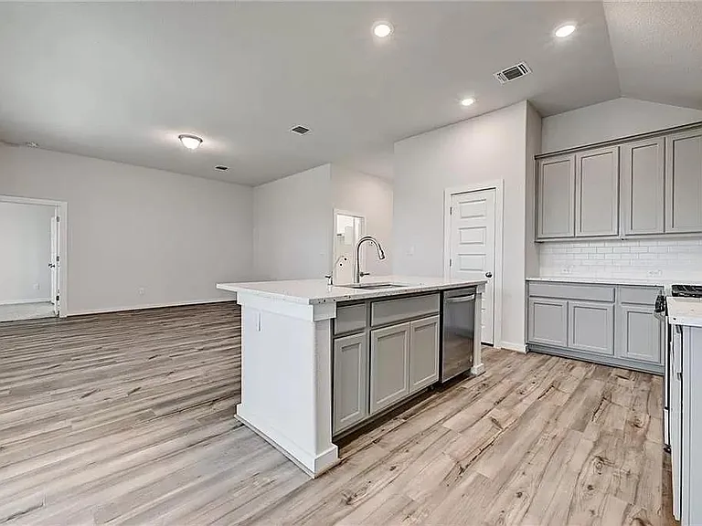 116 Joseph Hawkins Ln — Photo 12