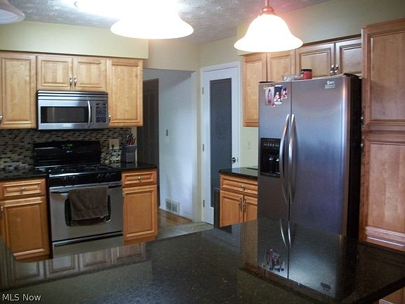 5th image of 8090 Brookwood Dr NE