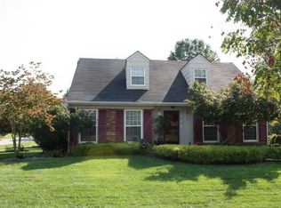 2928 Chimney Rock Ln, Louisville, KY 40220
