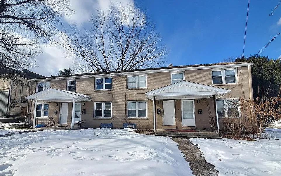 3 bed, 870 sqft, $1,200 — Photo 3