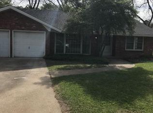 1209 Colonial Ct, Arlington, TX 76013