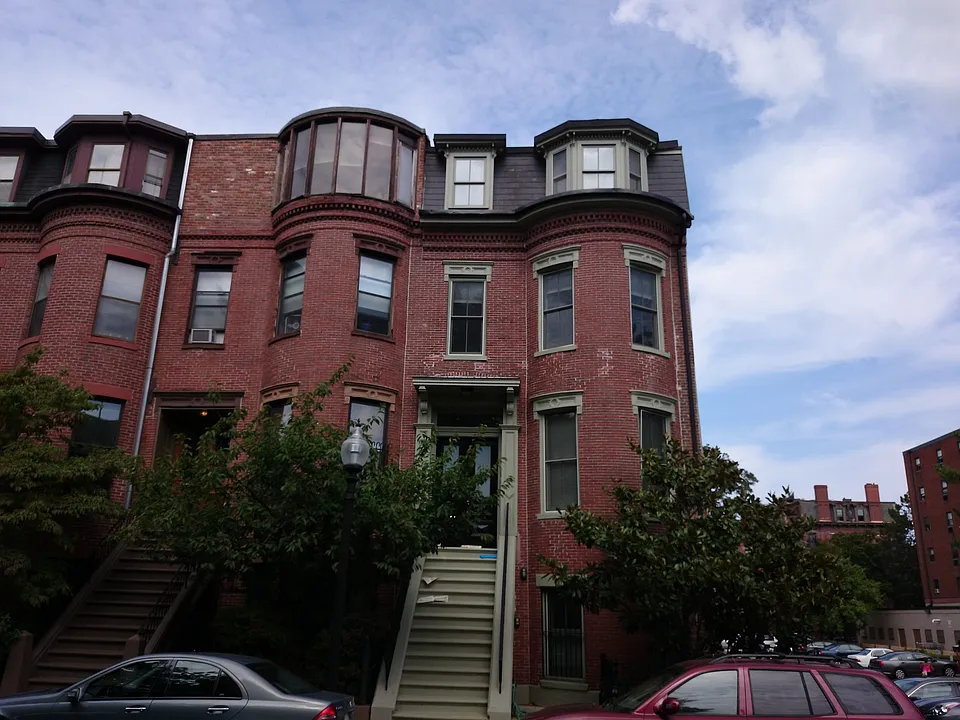 Building Photo 3
