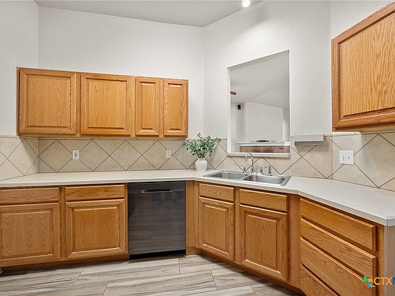 5th image of 2 Holly Ct