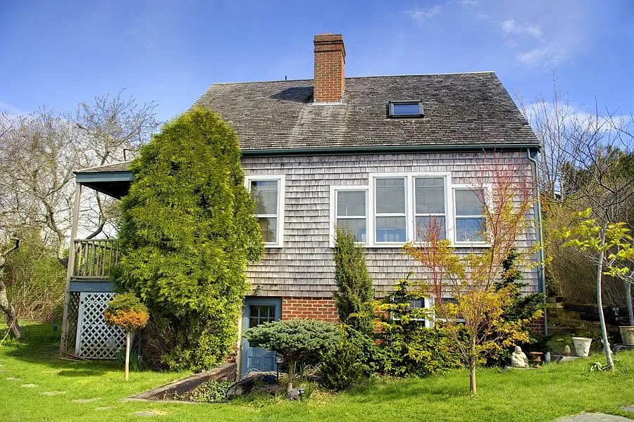 46 Dukes Rd #A