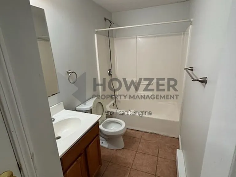 1029 Iyannough Rd #1D — Photo 5