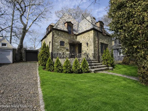 19 Lakeview Ter, Staten Island, NY 10305