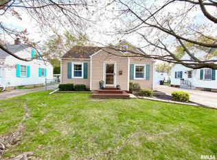 904 E Tripp Ave, Peoria, IL