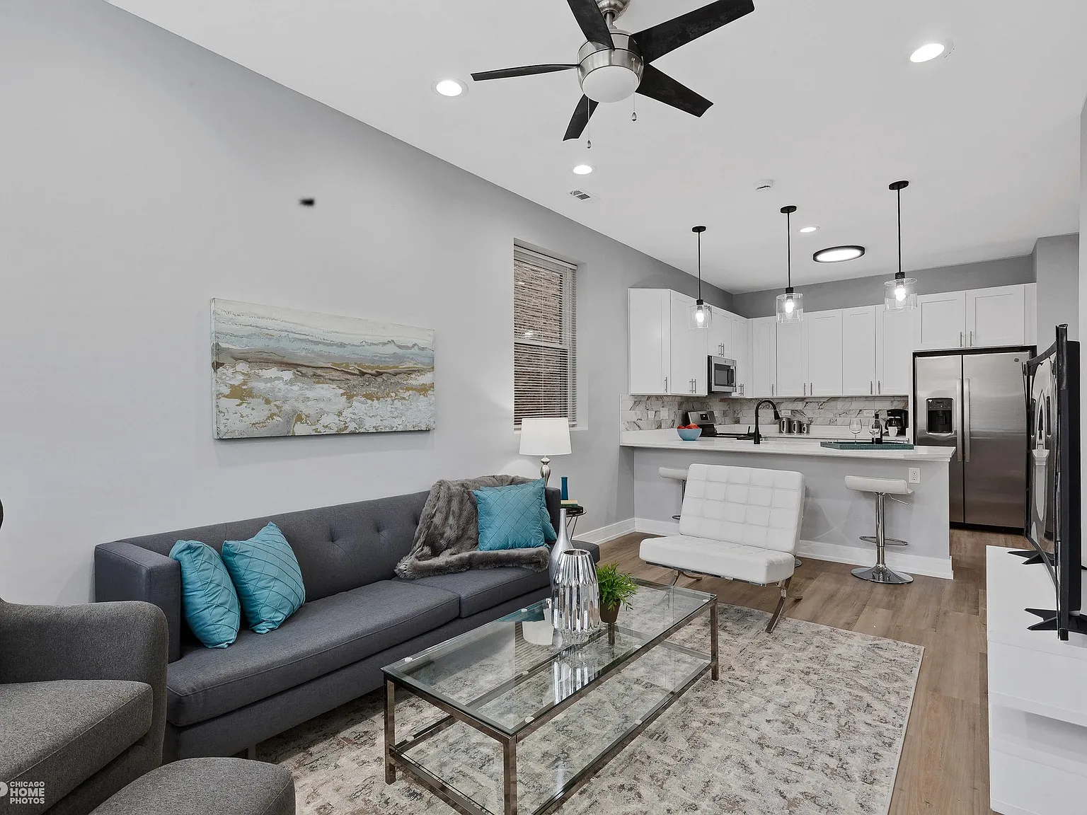 3 bed, 1350 sqft, $2,300 — Photo 4