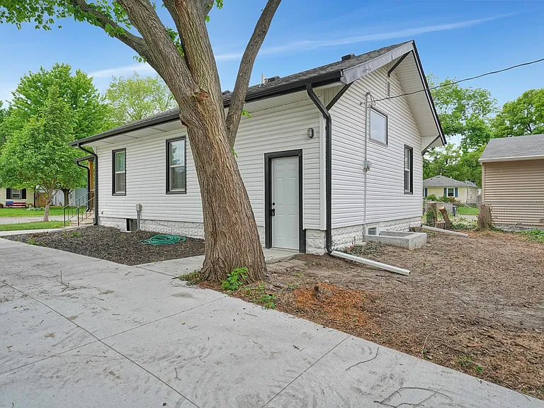 3260 Hitchcock St — Photo 29