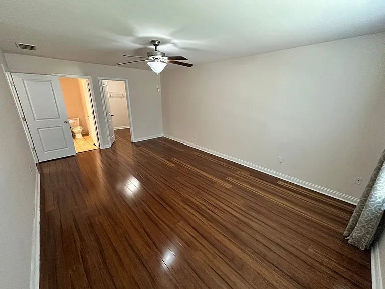 408 Cunningham Ln — Photo 16