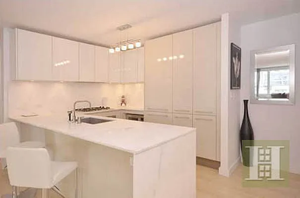 Rented by Halstead Real Estate | media 16