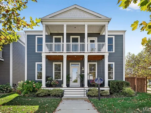 6045 New Town Dr, Saint Charles, MO 63301