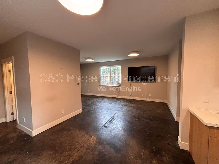 3214 Ettie St — Photo 11