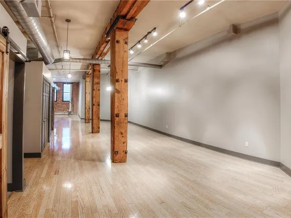 200 Main St APT 114, Kansas City, MO 64105