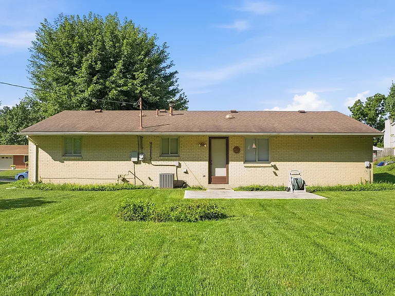 6537 Highbury Rd — Photo 17