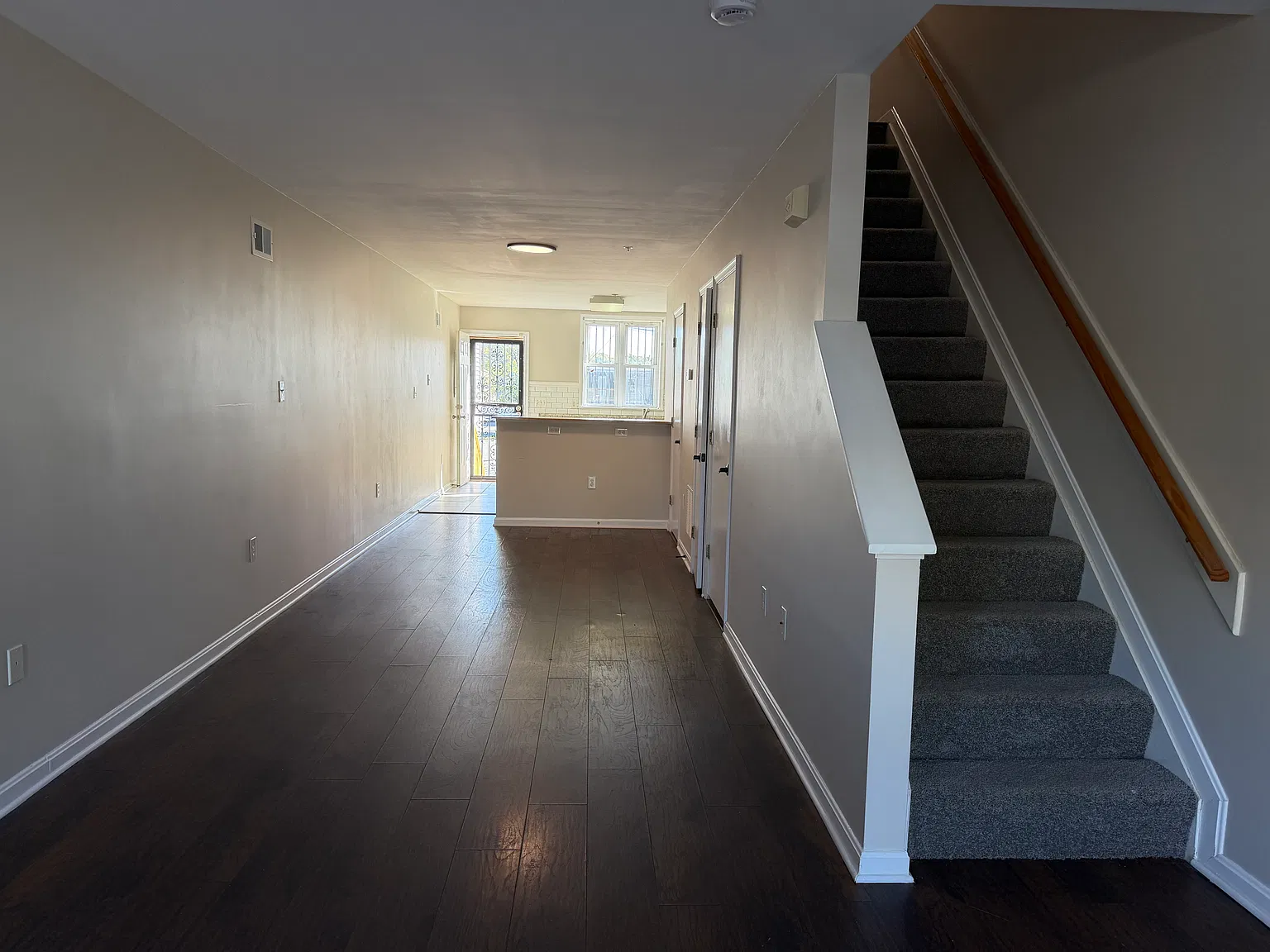 2 bed, 667 sqft, $1,400 — Photo 2