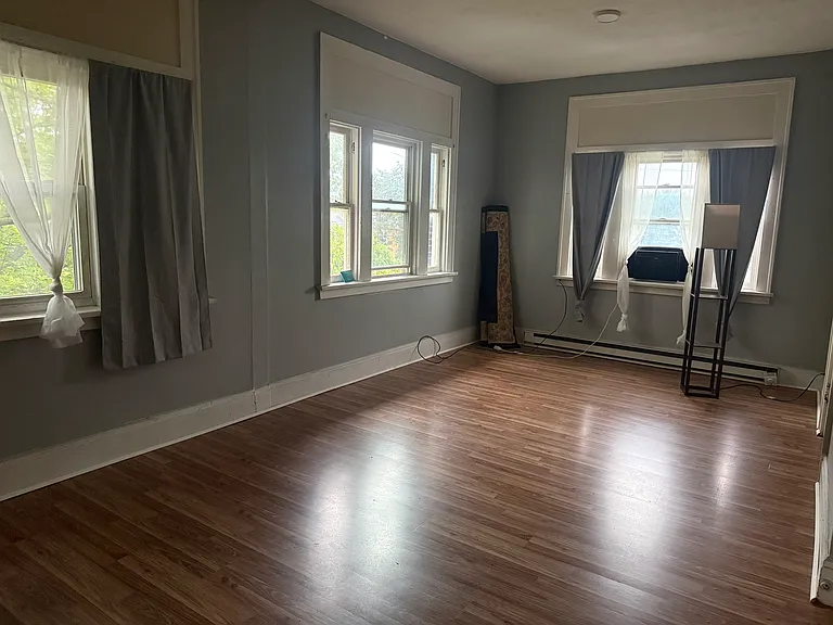 631 S Oakland Ave #201 — Photo 8
