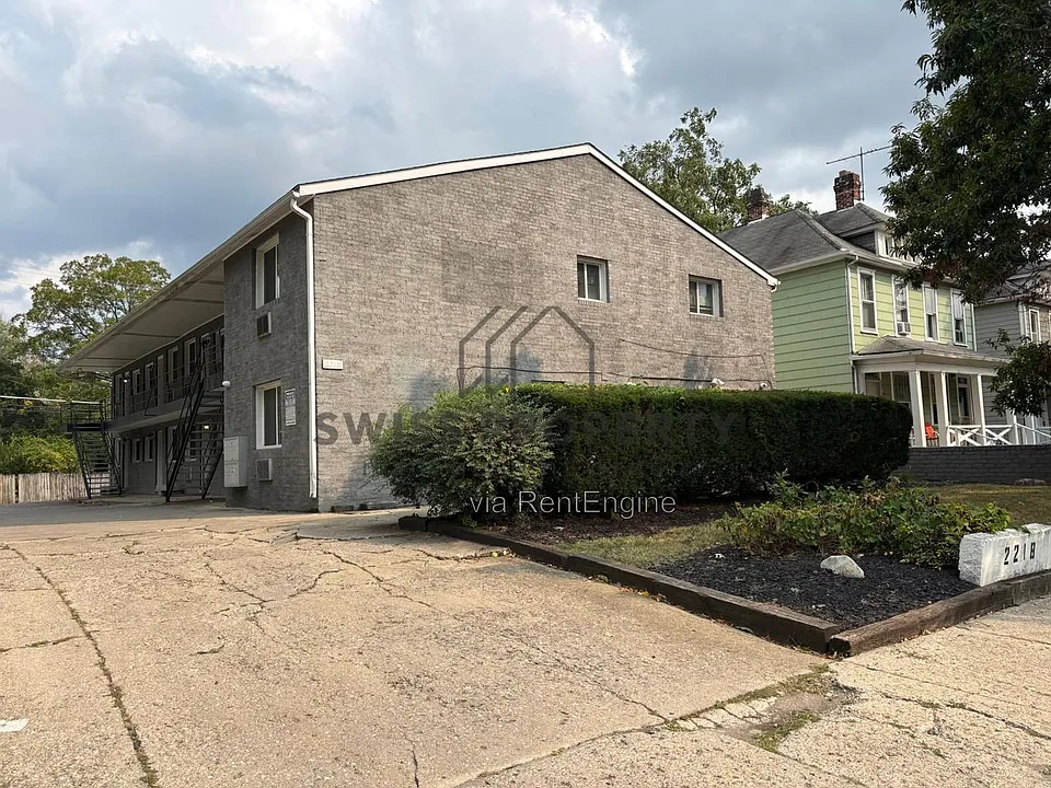 2218 N 4th St #10