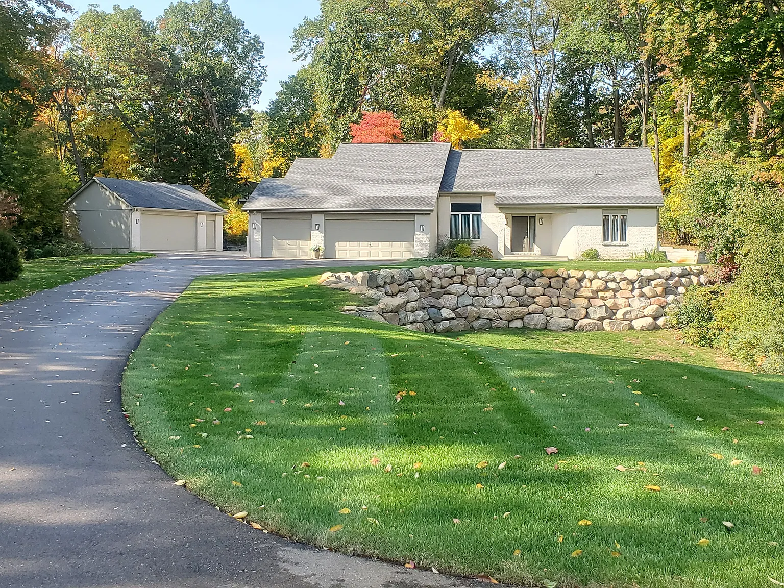 145 Westwood Ct photo 1