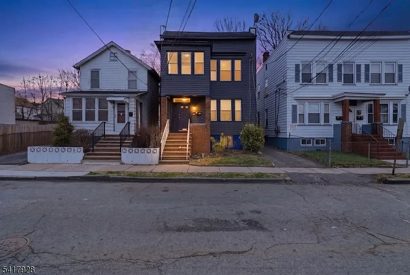 76 Grace St photo 1