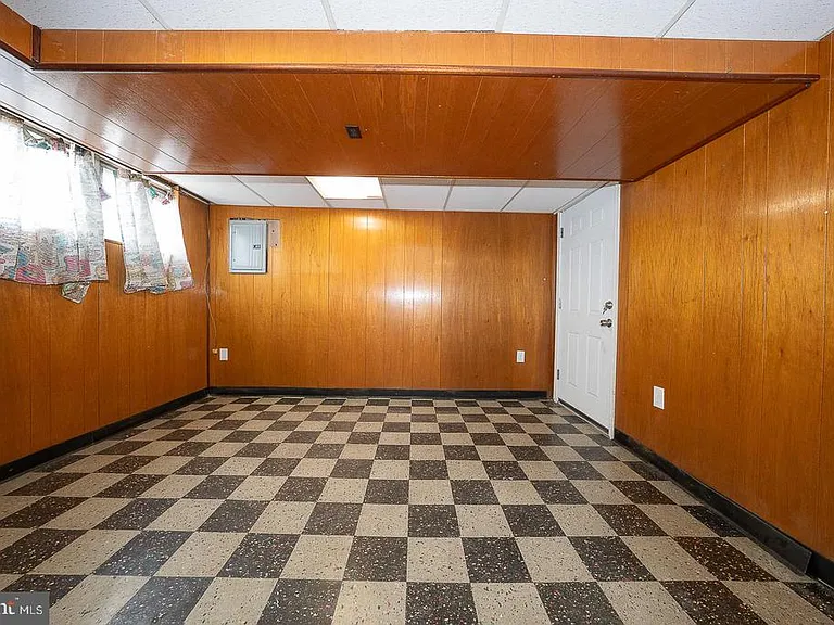 130 Ivy Ct — Photo 9