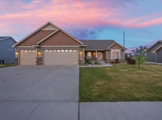 4755 Yellowstone Dr, Waterloo, IA 50701