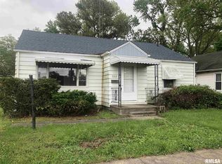 802 S Washington St, Du Quoin, IL 62832