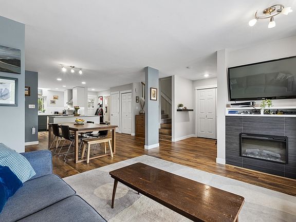 5th image of 240 Keith Rd E #7