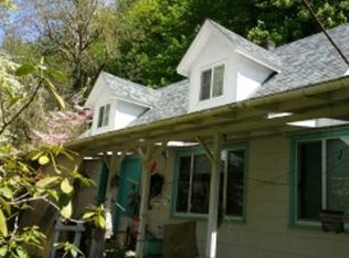 11460 E Mapleton Rd, Mapleton, OR 97453