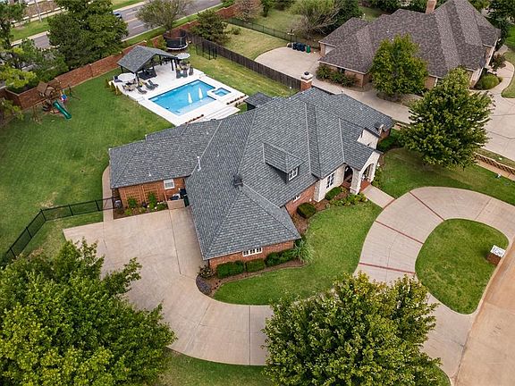 2nd image of 18701 Wolf Creek Dr