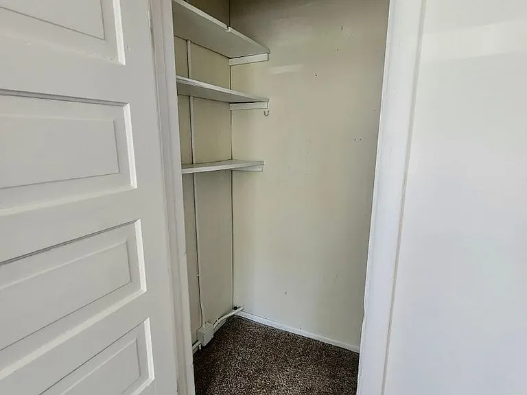 421 South Chestnut Street — Photo 3