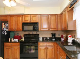 35 Mast Rd, Hopatcong, NJ 07843